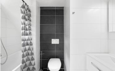 Residential building 10.5 rooms - image - 10