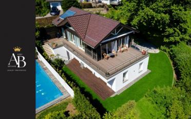 Villa - image - 1
