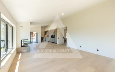 Villa - image - 4