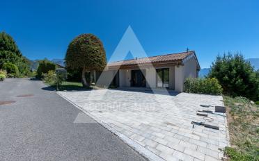 Villa - image - 1