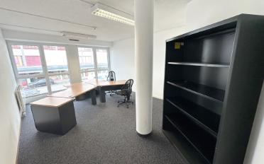 Office - image - 12