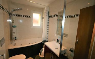 Villa - image - 8