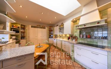 Attic flat 7.5 rooms - image - 2