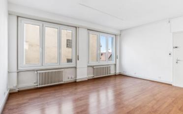 Office - image - 4