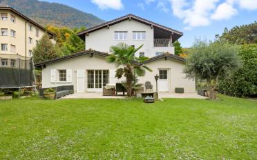 Villa - image - 1