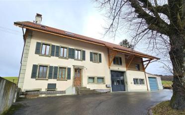 Farm house 11 rooms - image - 1
