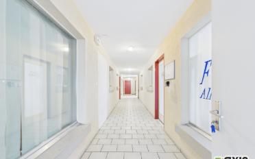 Apartment 4 rooms - image - 11