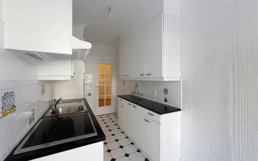 Apartment 4 rooms - image - 2