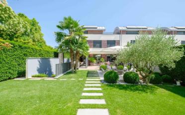 Row house 7 rooms - image - 1
