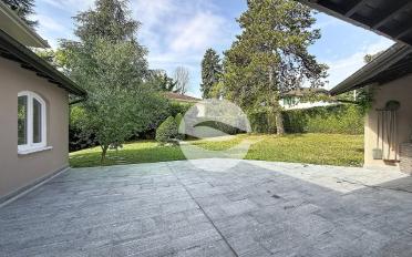 Single house 8 rooms - image - 2