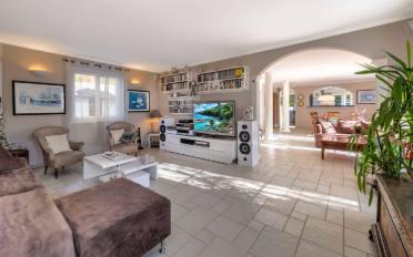Villa 7.5 Zimmer - image - 4
