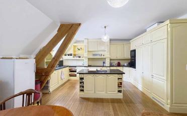 Attic flat 8.5 rooms - image - 5