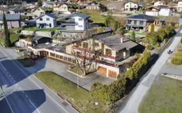 Immeuble résidentiel 10.5 pièces - image - 1