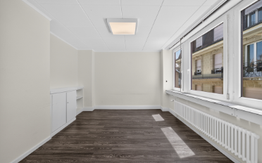 Office - image - 9