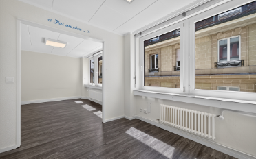 Office - image - 8