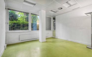 Office - image - 4