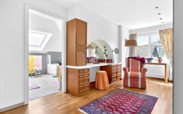 Attic flat 6 rooms - image - 9