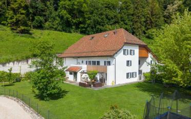 Villa 7.5 pièces - image - 1