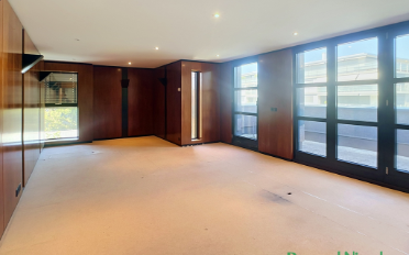 Office - image - 4