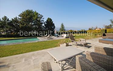 Villa - image - 1