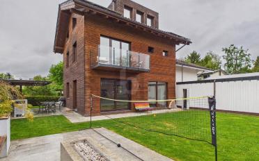 Einfamilienhaus 10.5 Zimmer - image - 1
