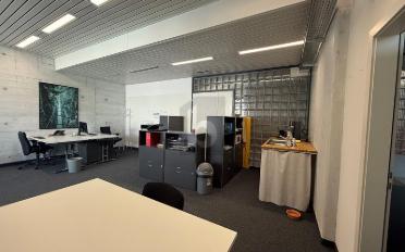 Bureau 4 pièces - image - 2