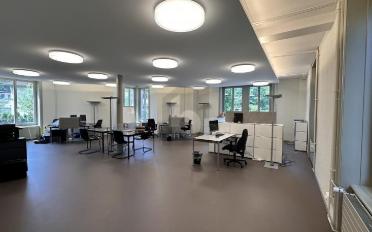 Bureau 3.5 pièces - image - 1