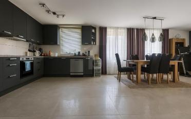 Residential building 20 rooms - image - 3