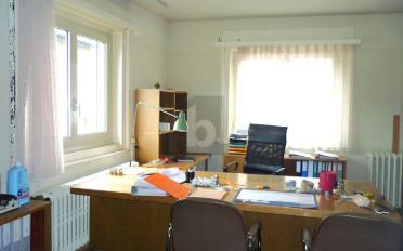 Bureau 3.5 pièces - image - 2