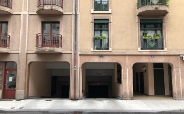 offener Parkplatz - image - 1