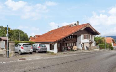 Doppeleinfamilienhaus 9.5 Zimmer - image - 1