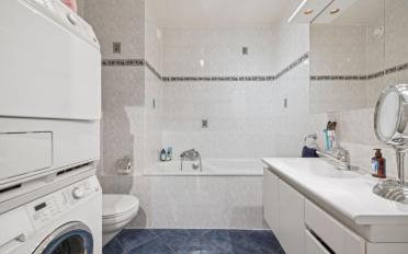 Apartment 6 rooms - image - 7
