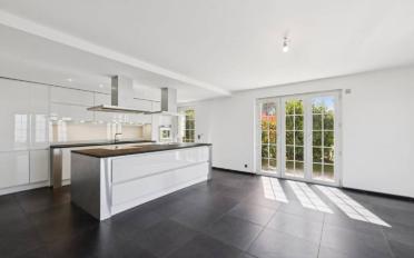 Einfamilienhaus 6.5 Zimmer - image - 2