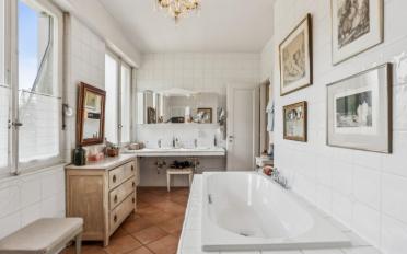 Einfamilienhaus 8.5 Zimmer - image - 8