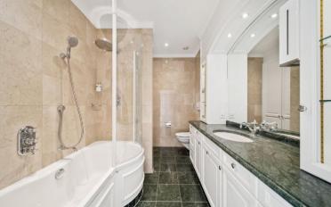 Single house 20 rooms - image - 13