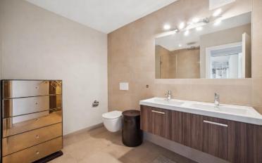 Apartment 5 rooms - image - 9