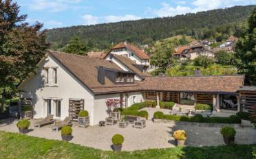Einfamilienhaus 8.5 Zimmer - image - 1