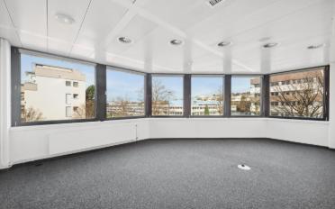 Office - image - 4