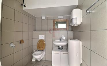 Commercial - image - 9