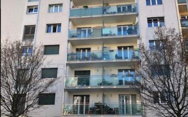 Moto Hallenplatz - image - 1