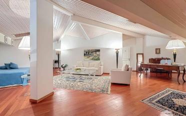 Attic flat 6.5 rooms - image - 3