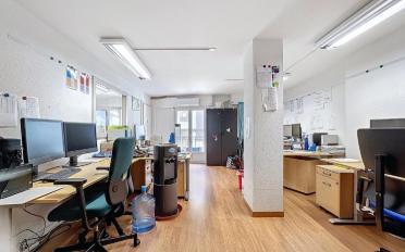 Bureau 4.5 pièces - image - 1