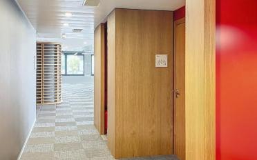 Office - image - 4