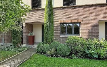 Villa - image - 1