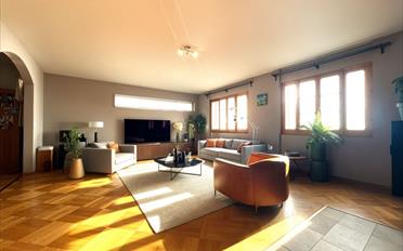 Doppeleinfamilienhaus 8.5 Zimmer - image - 3