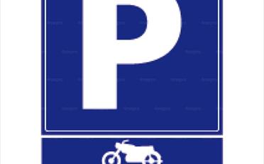 Place à motos extérieure - image - 1