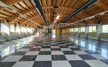 Mixed use property - image - 1
