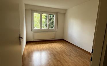 Apartment 4 rooms - image - 3