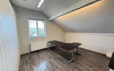 Office - image - 9