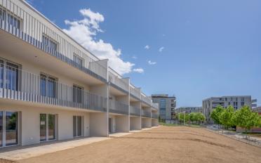 Immeuble résidentiel 7.5 pièces - image - 1